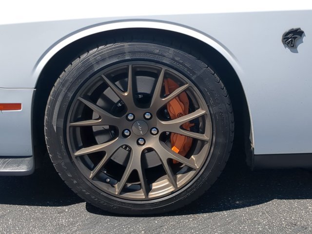 Used 2018 Dodge Challenger SRT Hellcat RWD image 16