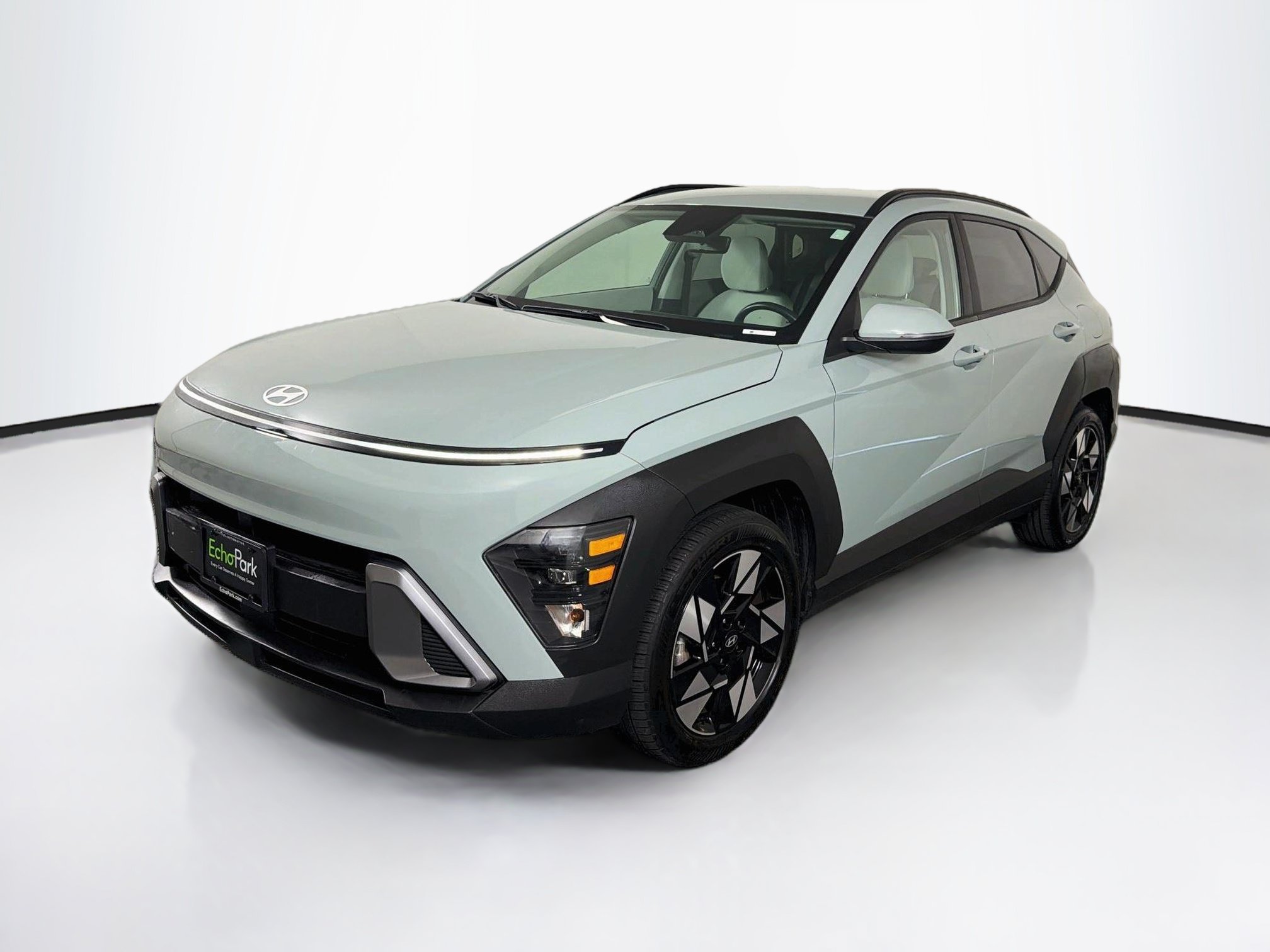 Used 2025 Hyundai Kona SEL FWD image 3