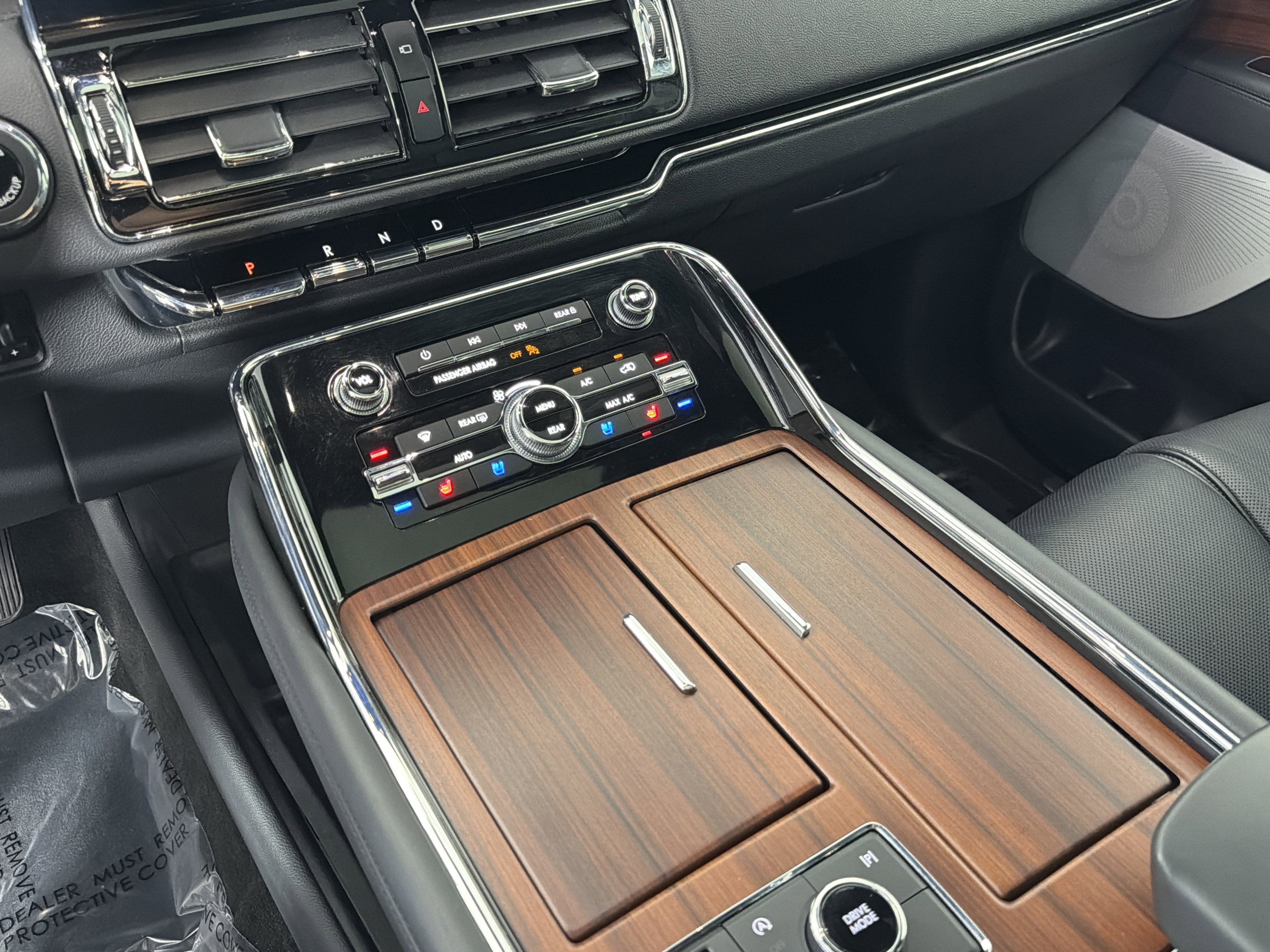 Used 2024 Lincoln Navigator Reserve image 21