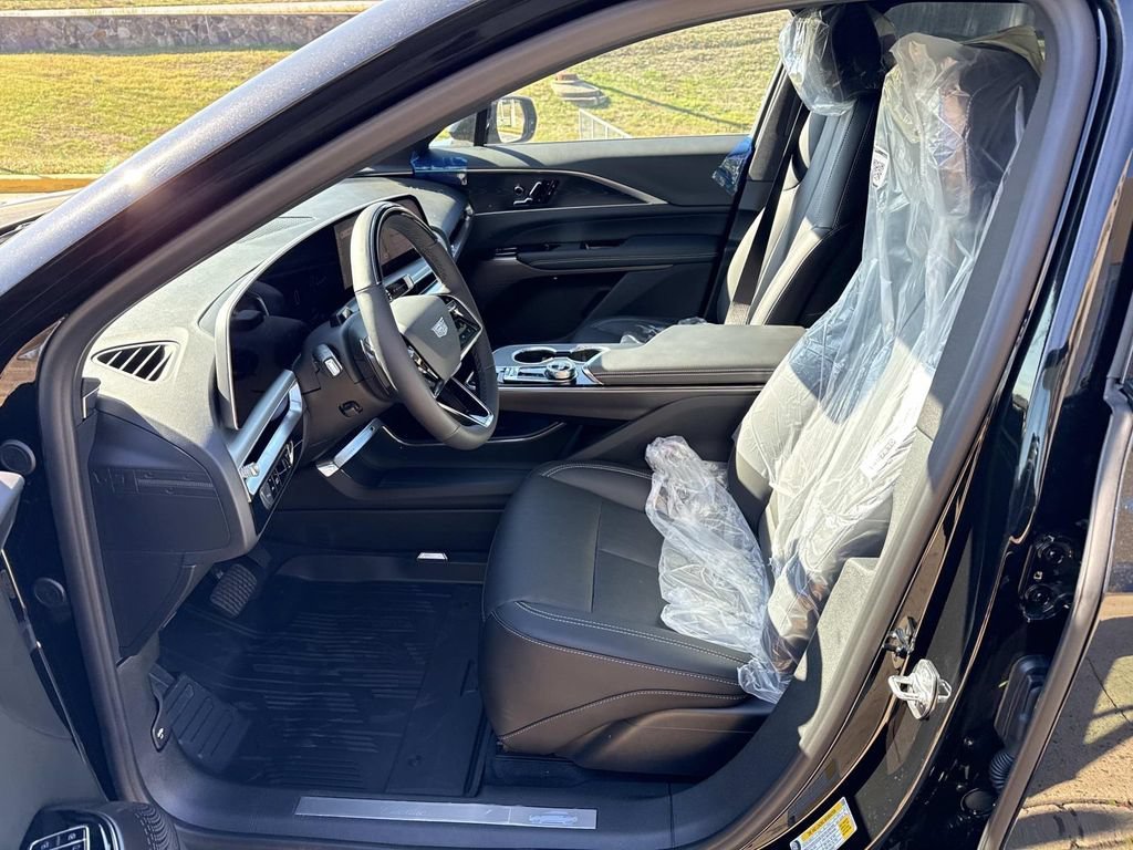 New 2026 Cadillac Lyriq Sport w/ LPO, Floor Liner Package AWD/4WD image 8