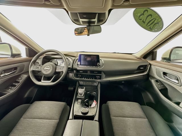 Used 2023 Nissan Rogue SV AWD/4WD image 9
