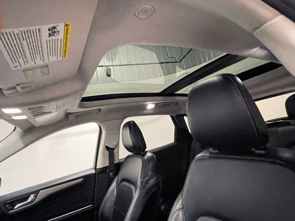 Used 2022 Ford Escape SEL w/ Technology Package image 22