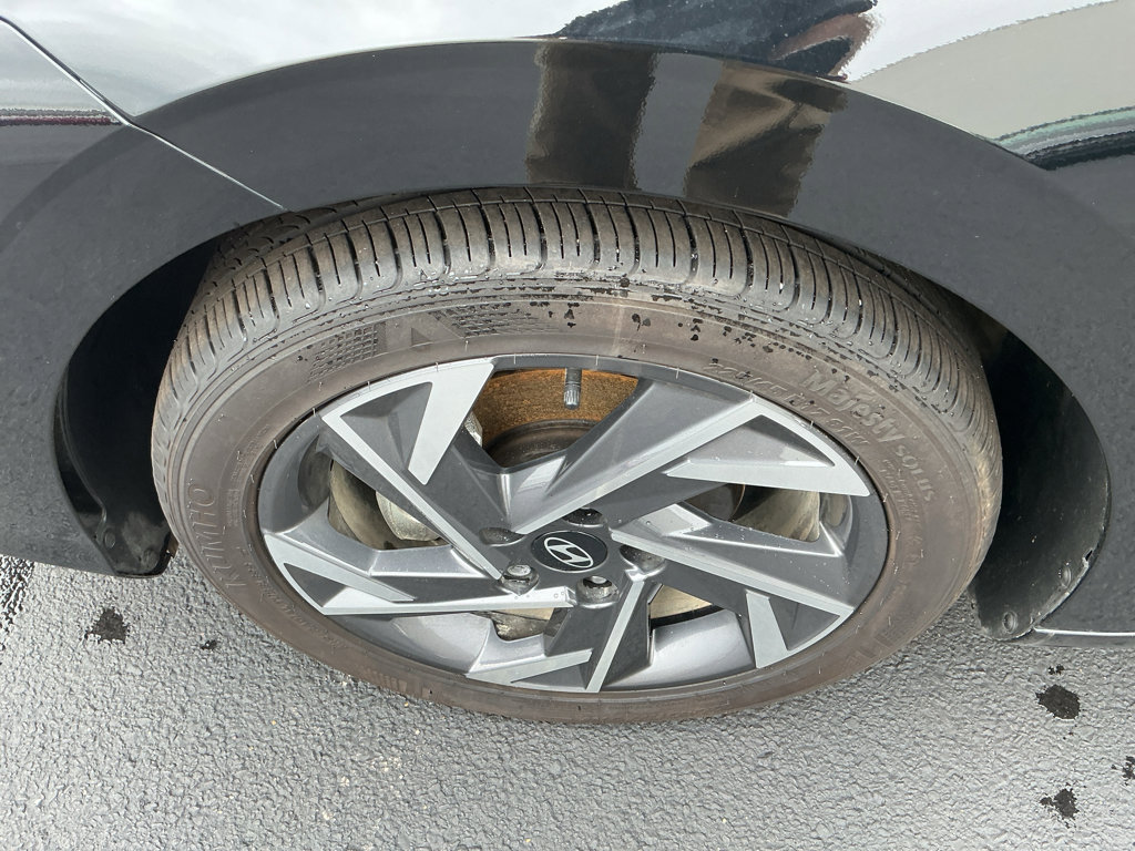 Certified 2025 Hyundai Elantra Sport image 9