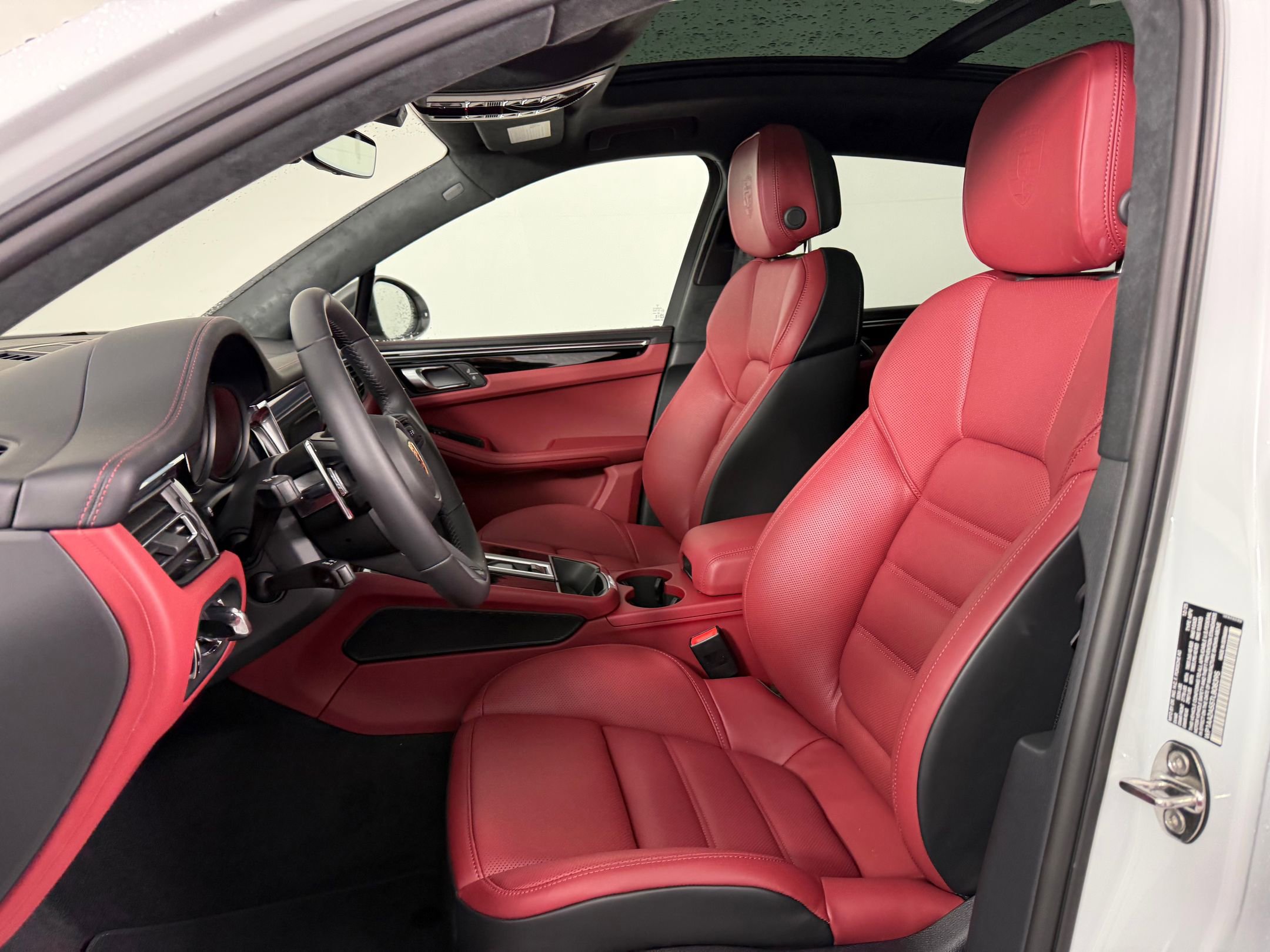 New 2026 Porsche Macan Turbo AWD/4WD image 5