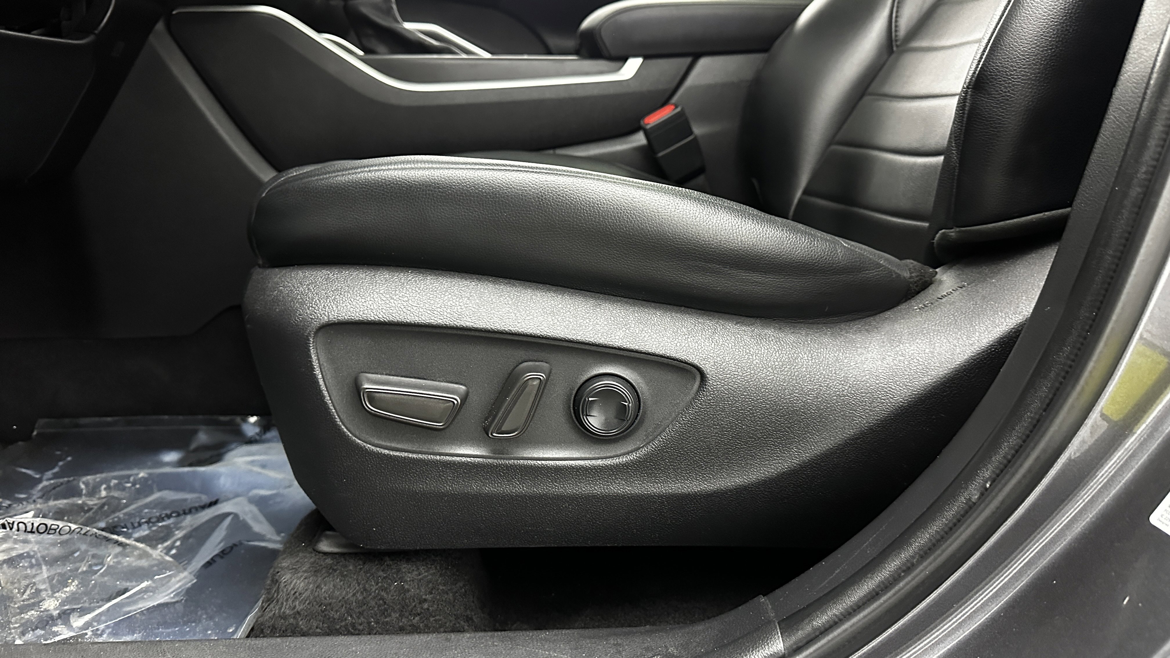 Used 2022 Toyota Highlander XLE image 13