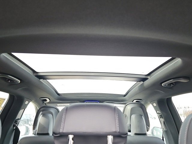 Used 2025 Mercedes-Benz GLC 300 GLC 300 image 9