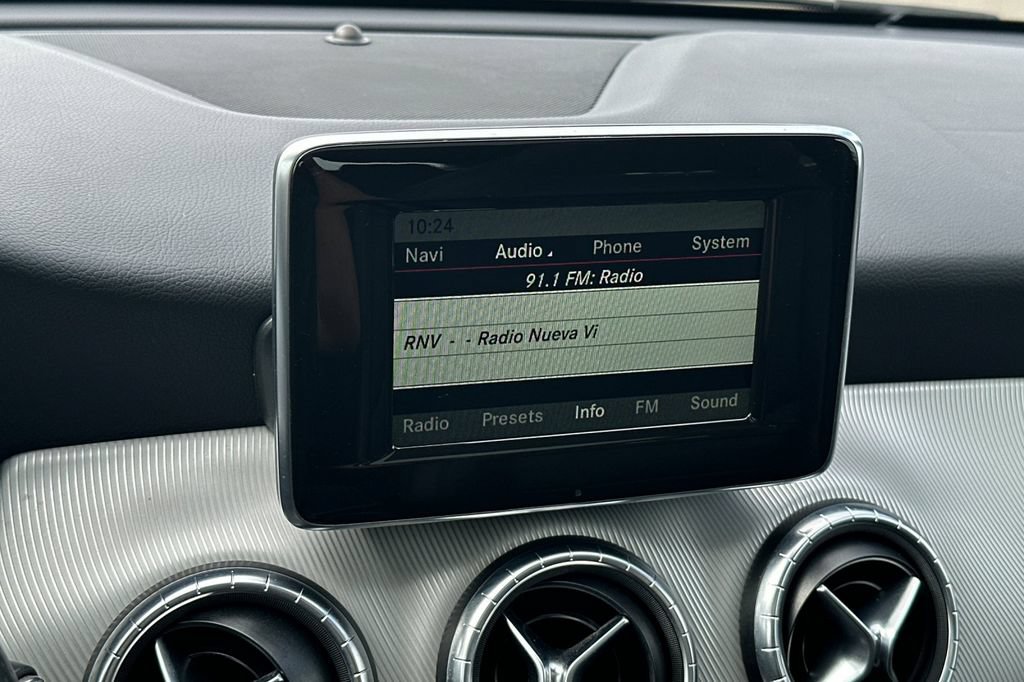 Used 2014 Mercedes-Benz CLA 250 image 17