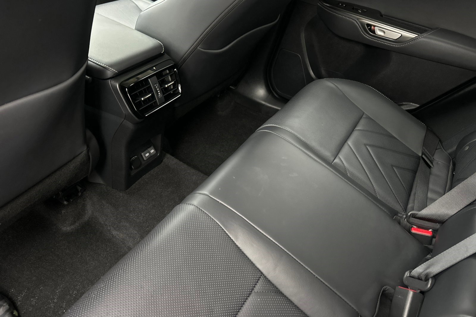 Certified 2025 Lexus NX 300h AWD w/ Luxury Package image 25