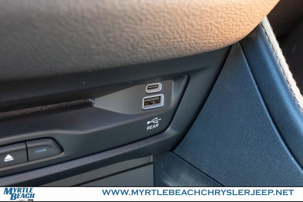 New 2026 Chrysler Pacifica Pinnacle image 24