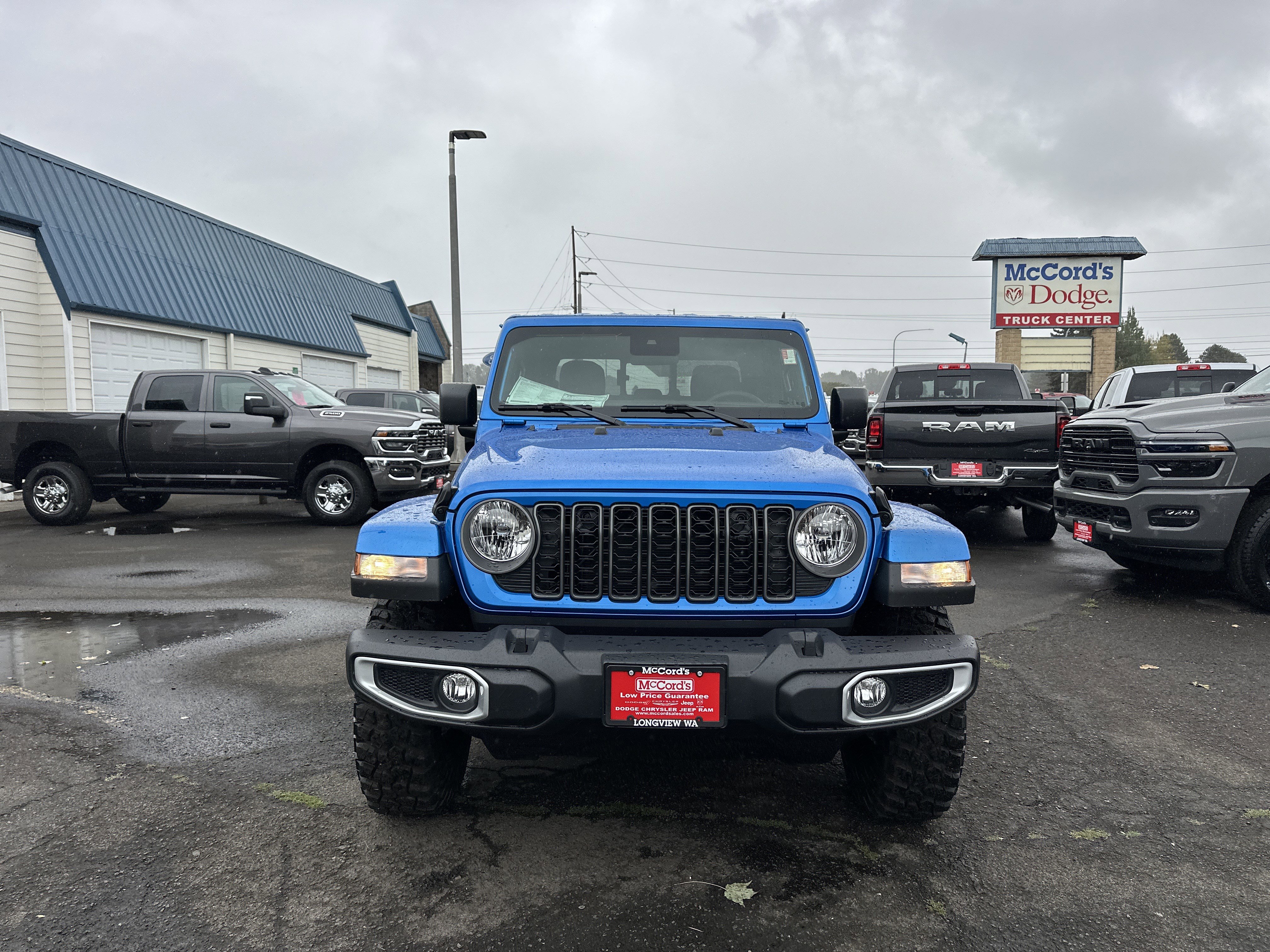 New 2025 Jeep Gladiator Sport image 8