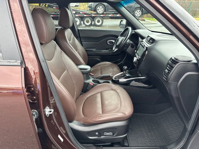 Used 2017 Kia Soul + image 13