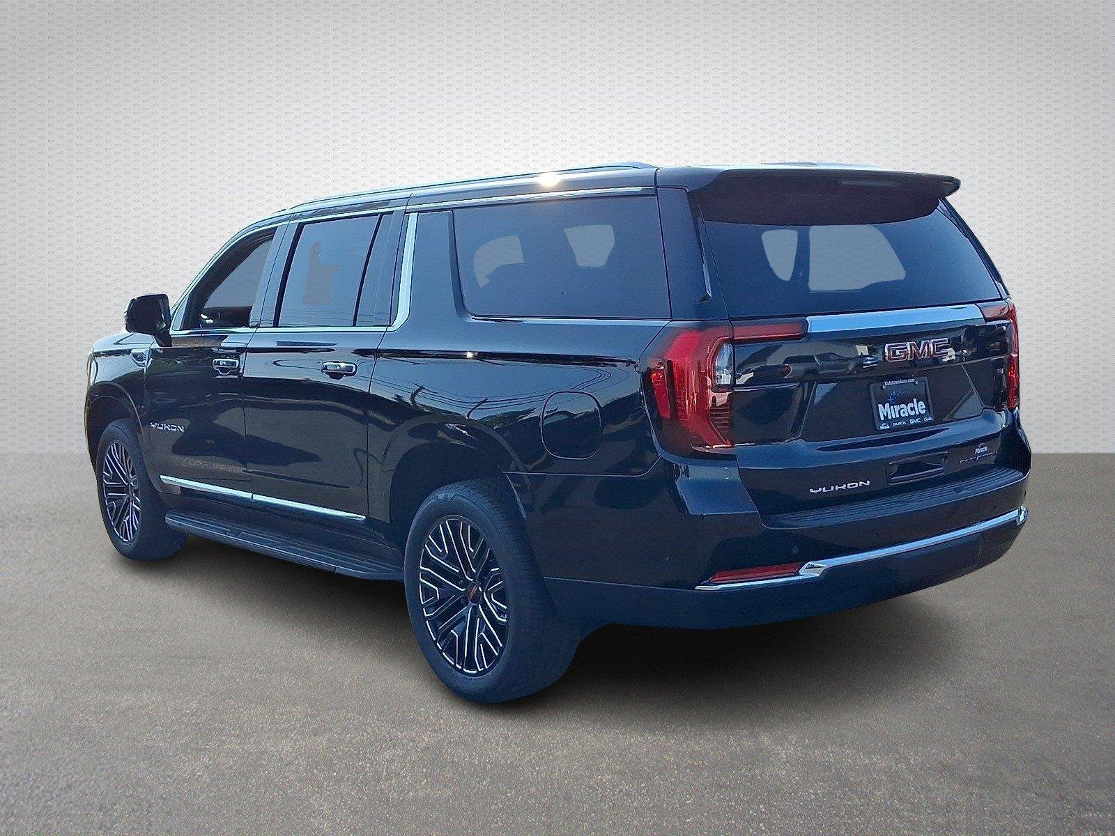New 2026 GMC Yukon XL Elevation AWD/4WD image 3