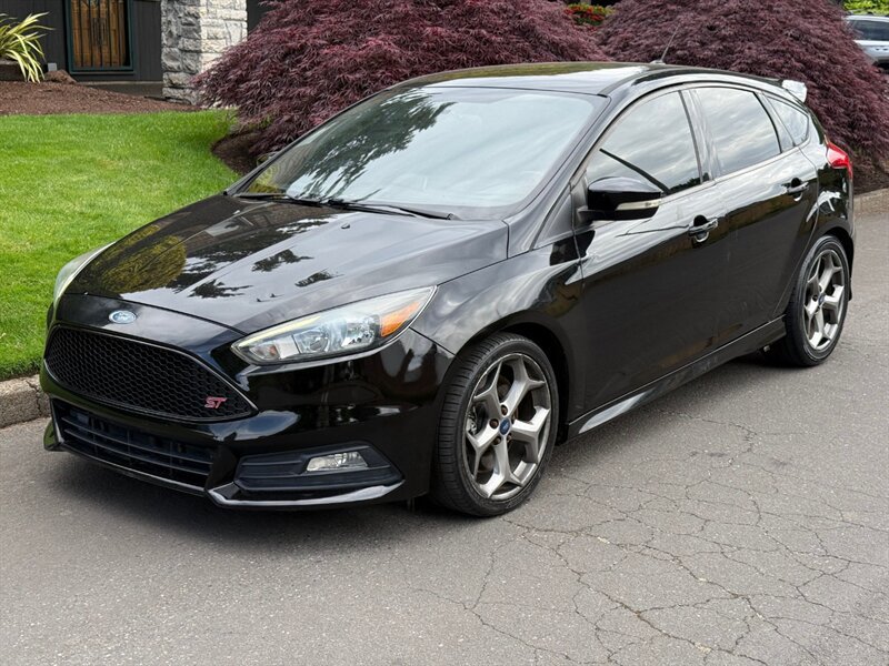 Used 2017 Ford Focus ST FWD image 1