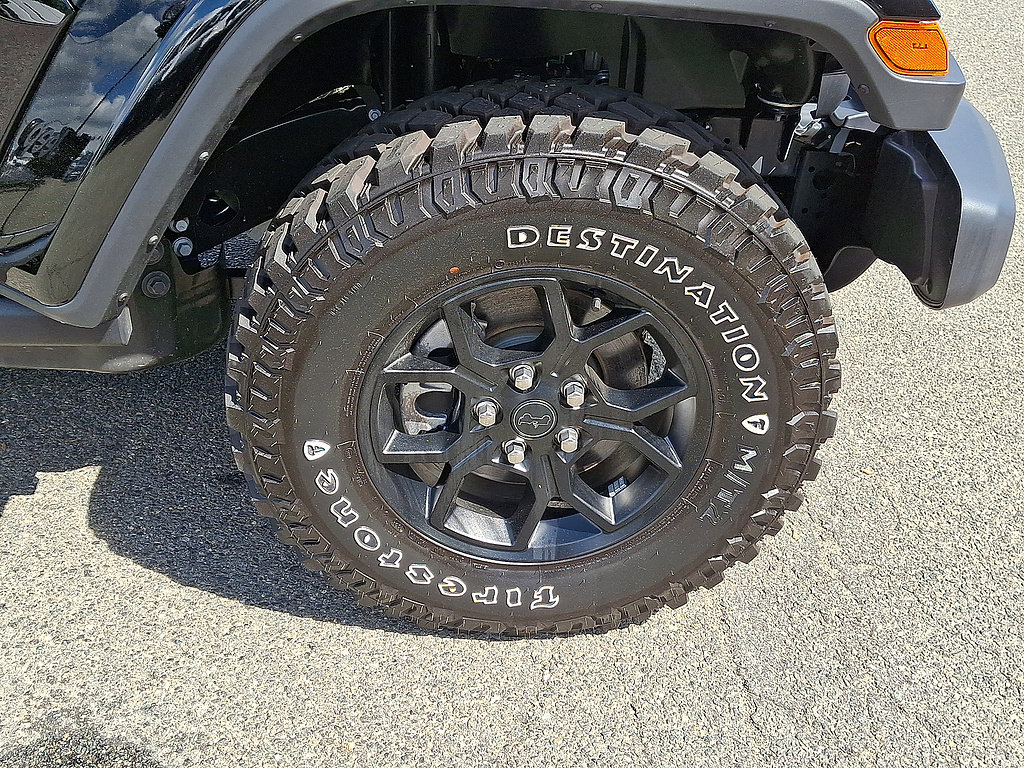 Certified 2026 Jeep Gladiator Sport AWD/4WD image 19