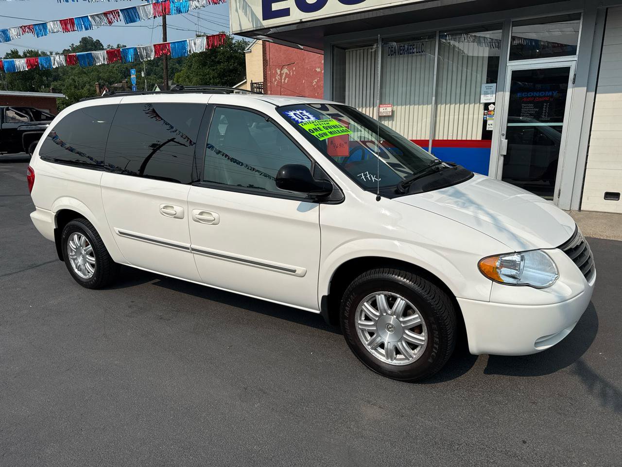 Used 2005 Chrysler Town & Country Touring