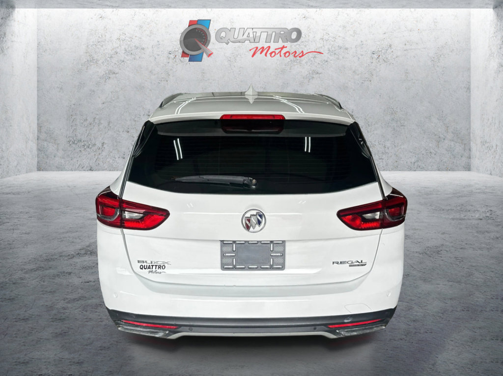 Used 2018 Buick Regal Preferred w/ Sights and Sounds Package image 4