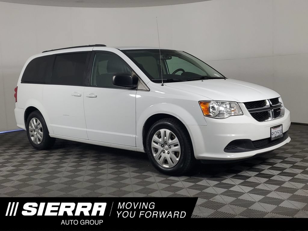 Used 2018 Dodge Grand Caravan SE w/ UConnect Hands-Free Group