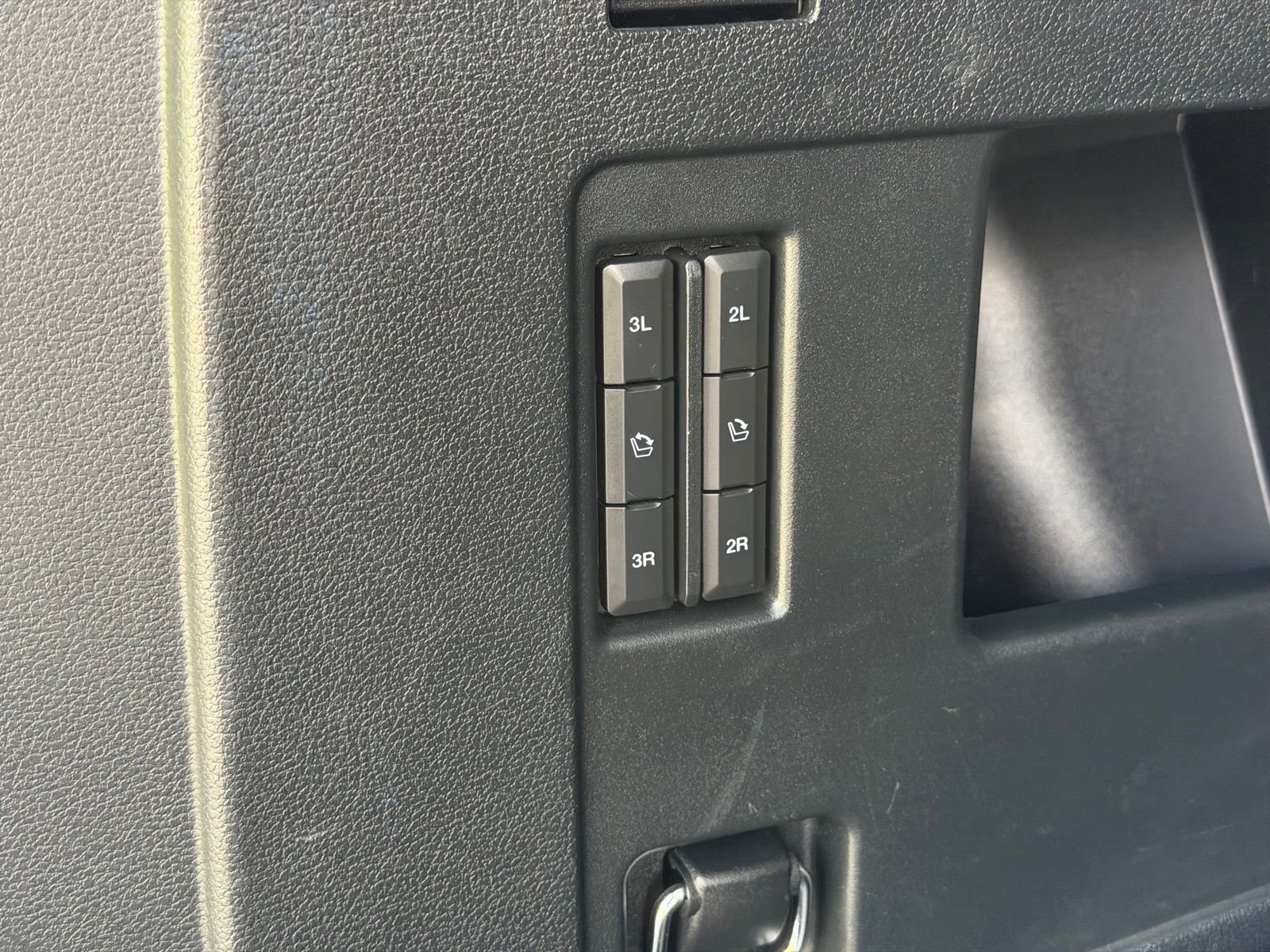 Used 2021 Ford Expedition Limited AWD/4WD image 35