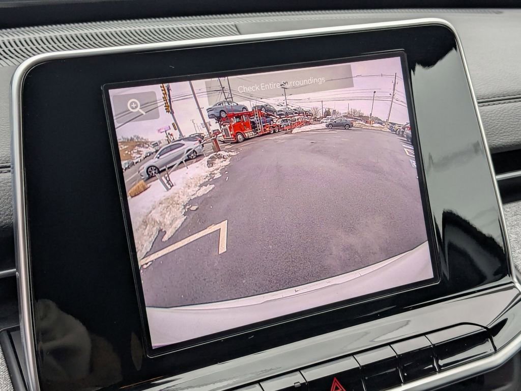 Used 2025 Jeep Compass Latitude image 23