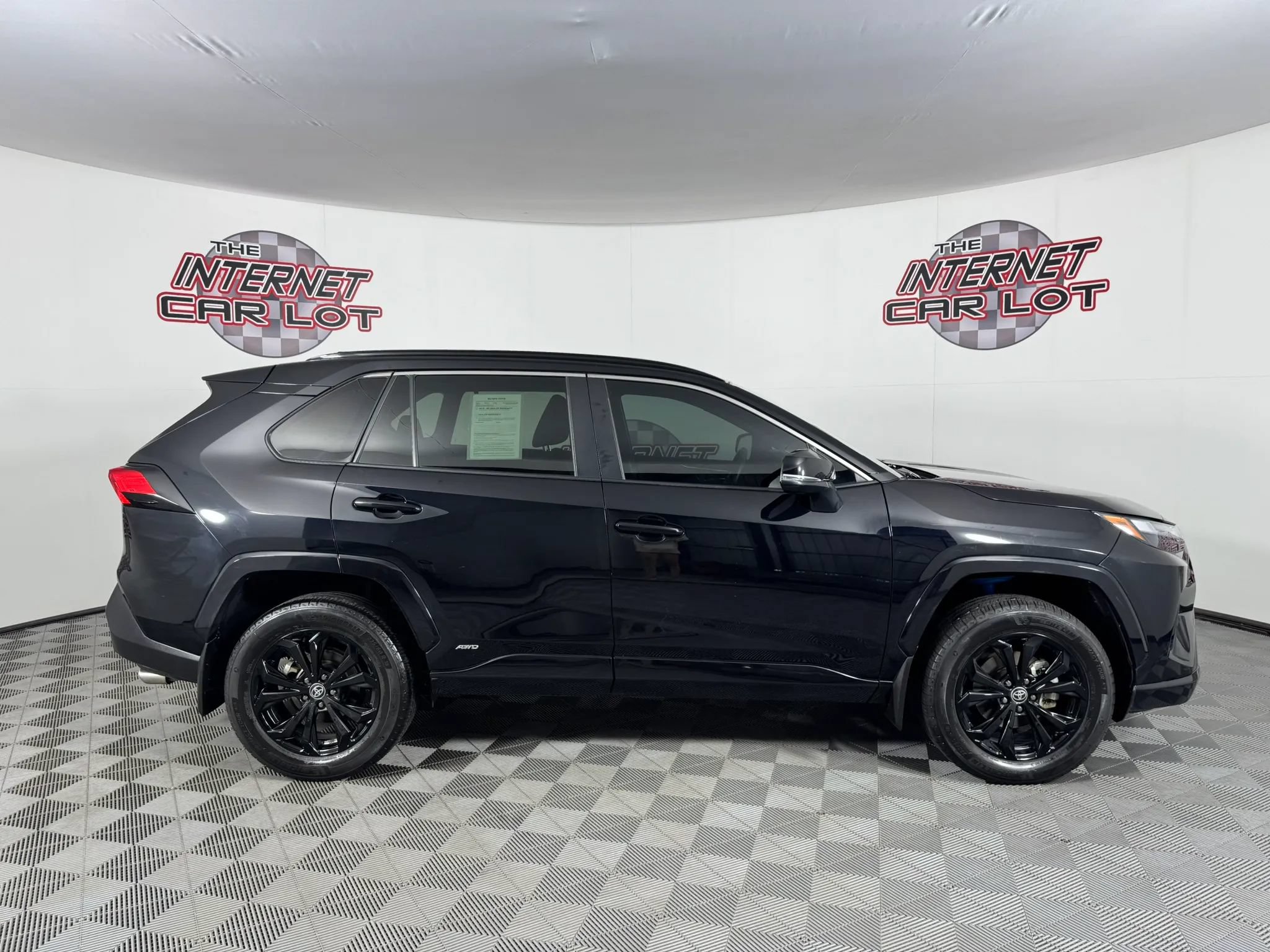 Used 2022 Toyota RAV4 SE AWD/4WD image 8