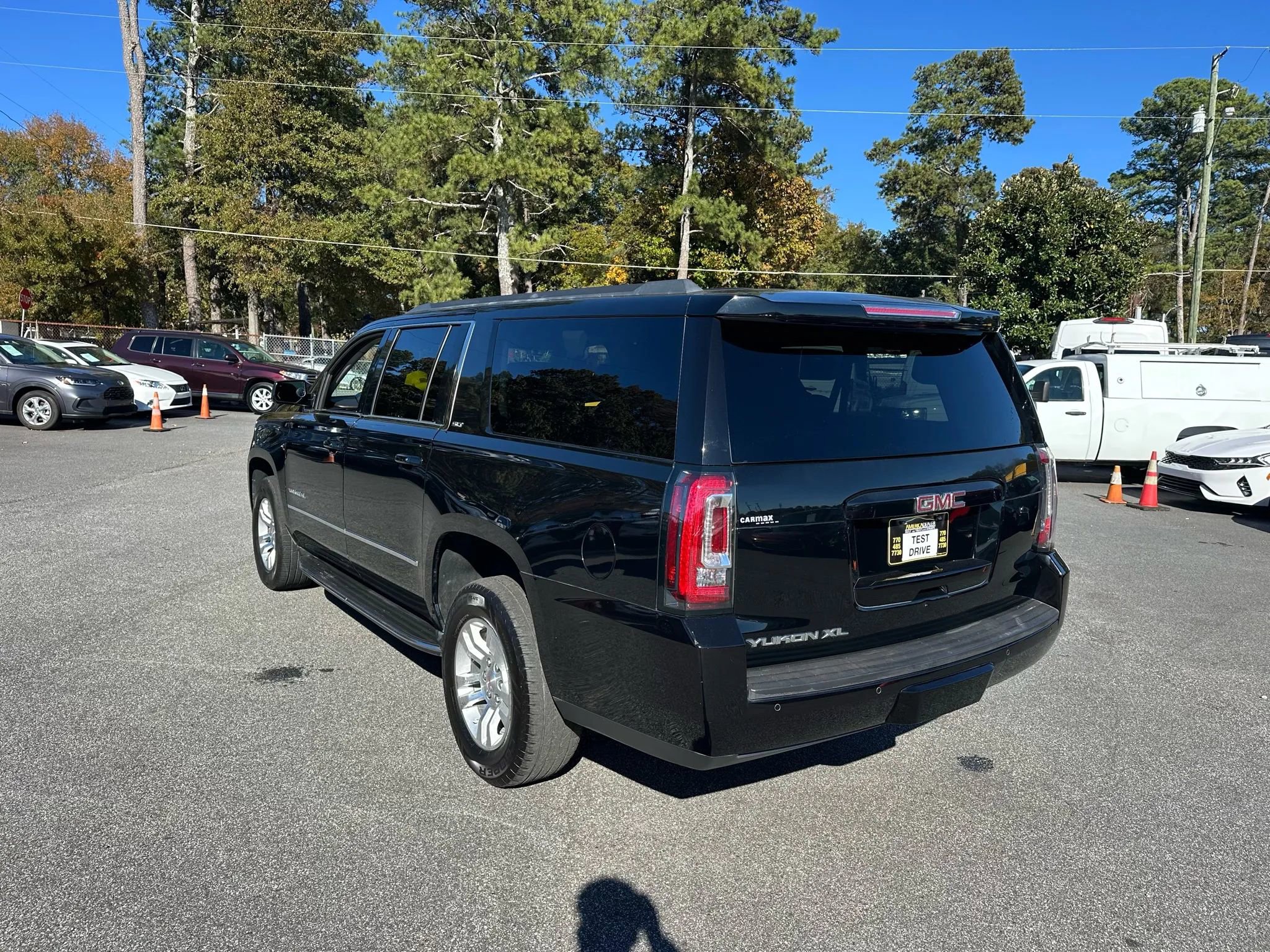 Used 2017 GMC Yukon XL SLT w/ Premium Edition image 6