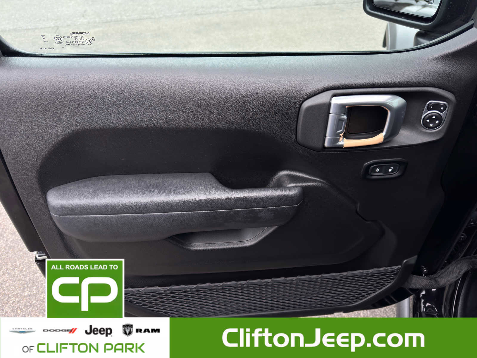 Used 2024 Jeep Wrangler Willys image 12