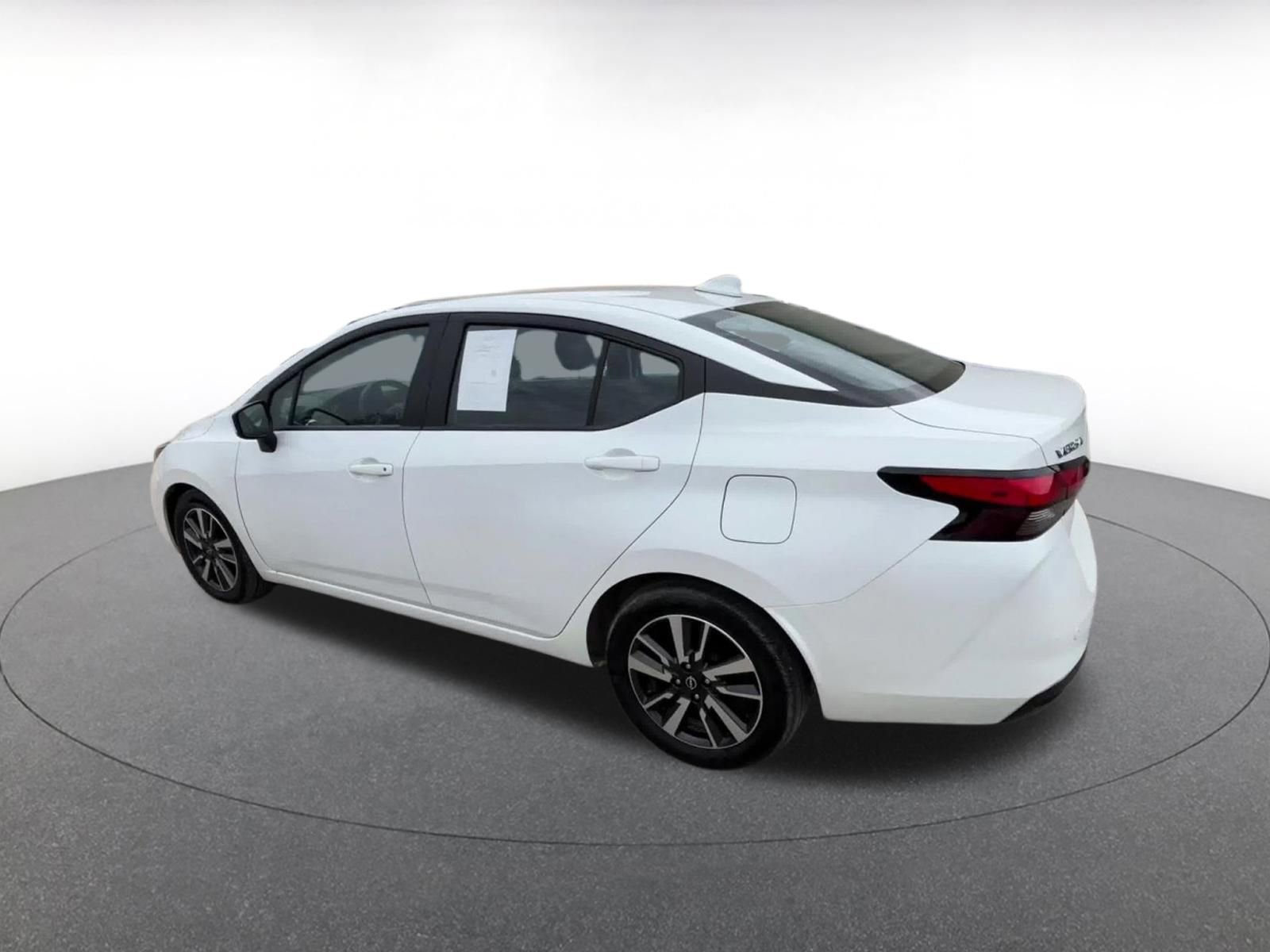 Used 2025 Nissan Versa SV FWD image 10