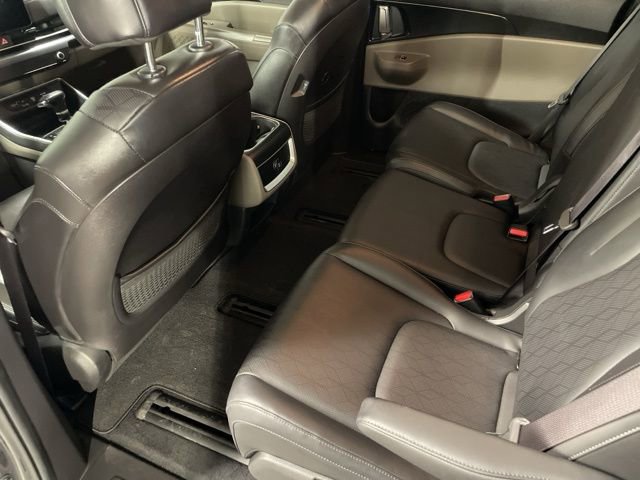 Used 2025 Kia Carnival image 35