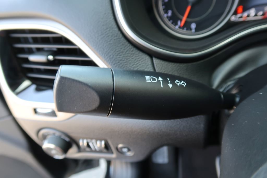Used 2019 Jeep Cherokee Limited image 20