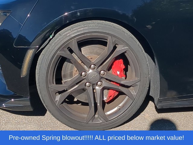 Used 2018 Chevrolet Camaro SS RWD image 6