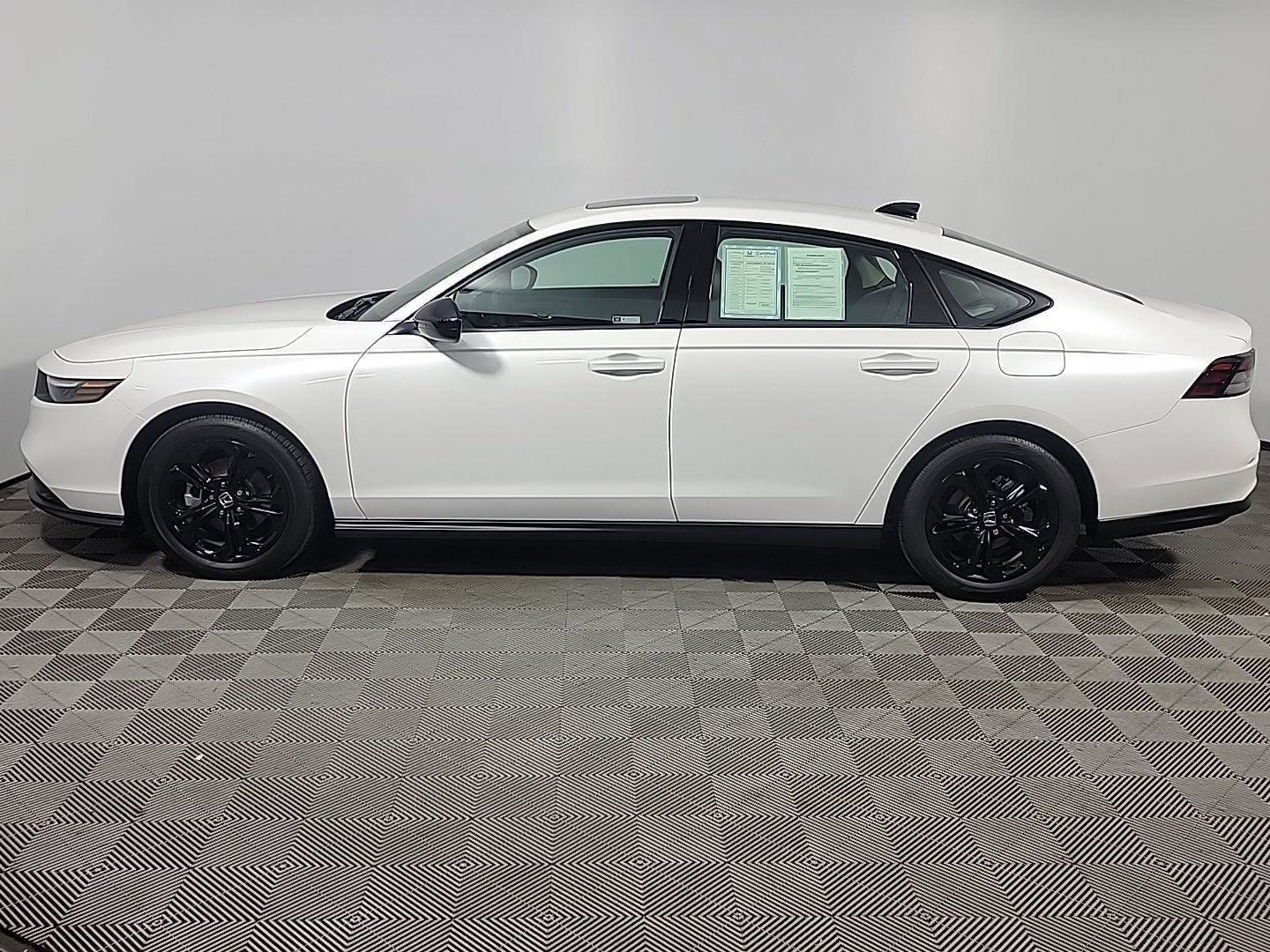 Certified 2025 Honda Accord SE image 10