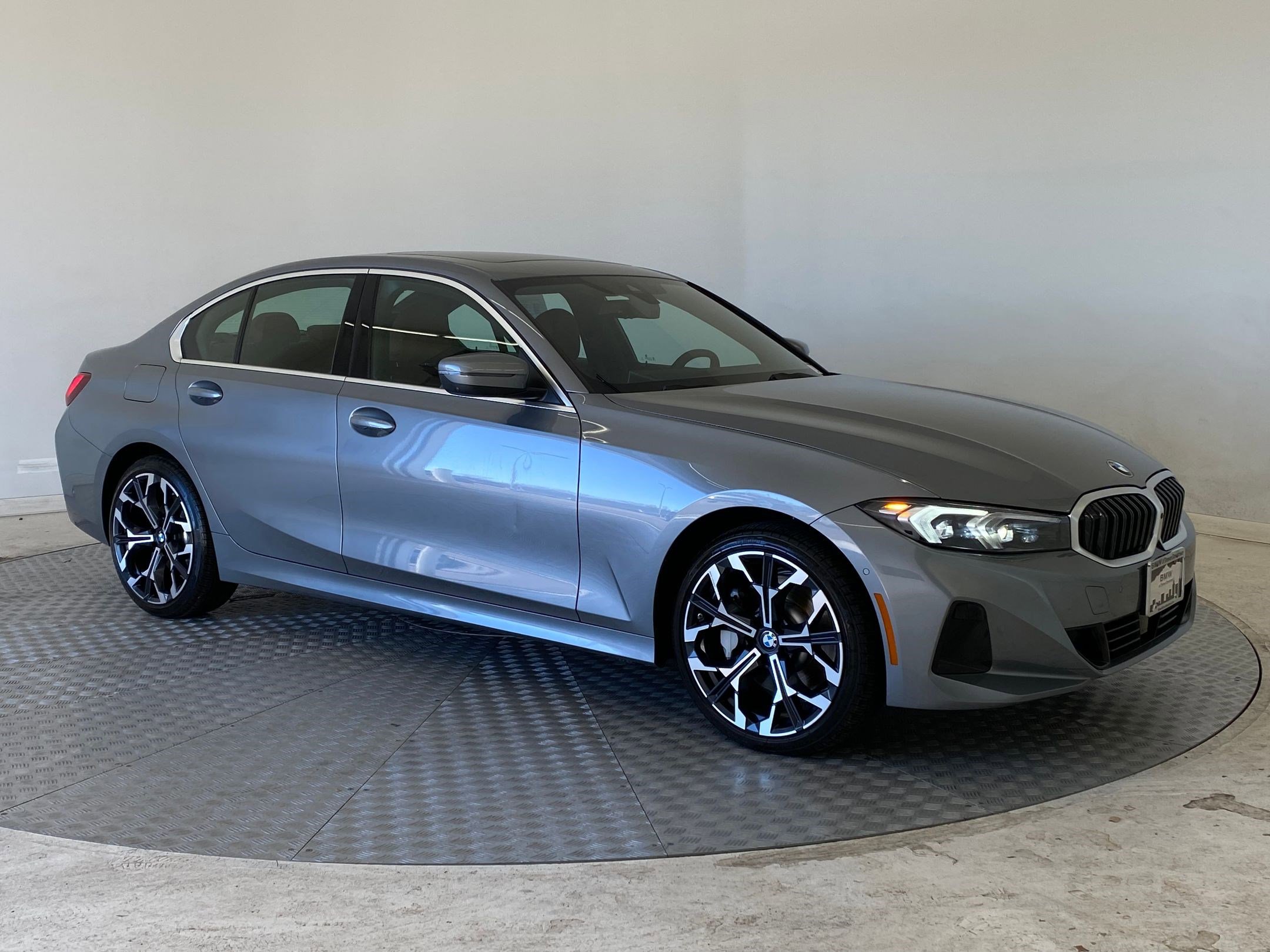 Used 2025 BMW 330i xDrive Sedan image 7
