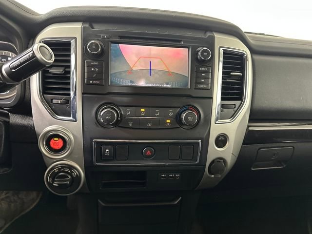 Used 2019 Nissan Titan SV image 22