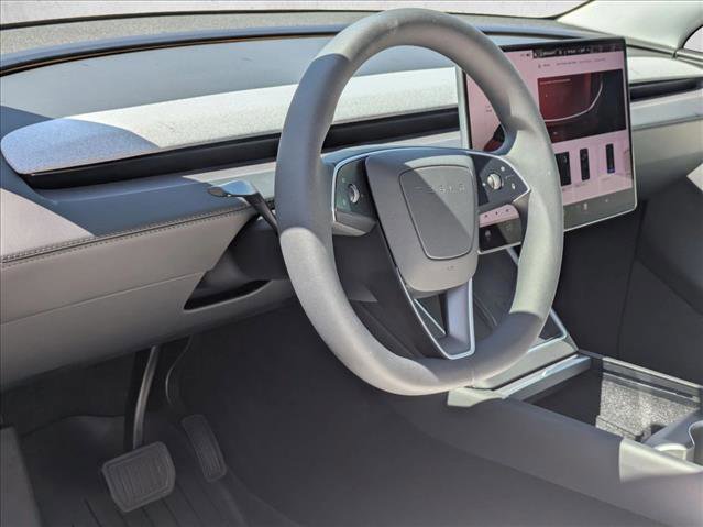 Used 2026 Tesla Model Y 2WD image 3