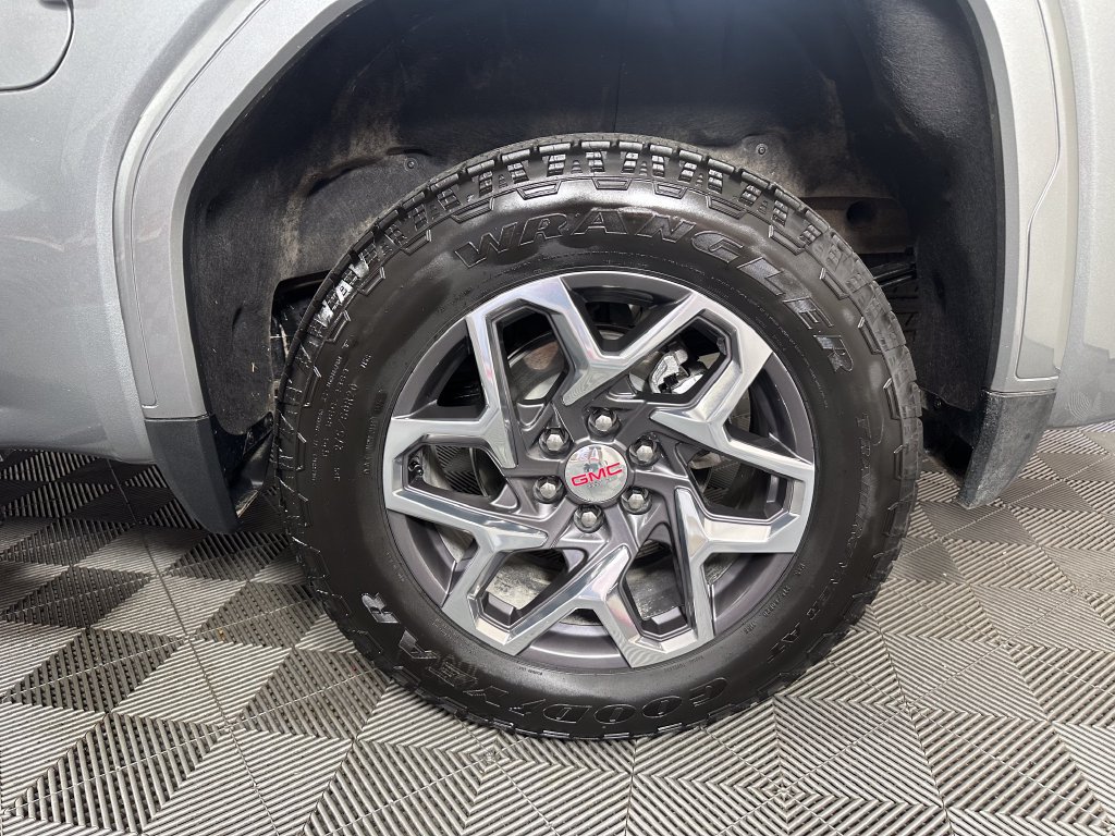 Used 2026 GMC Sierra 1500 SLT w/ SLT Convenience Package AWD/4WD image 13