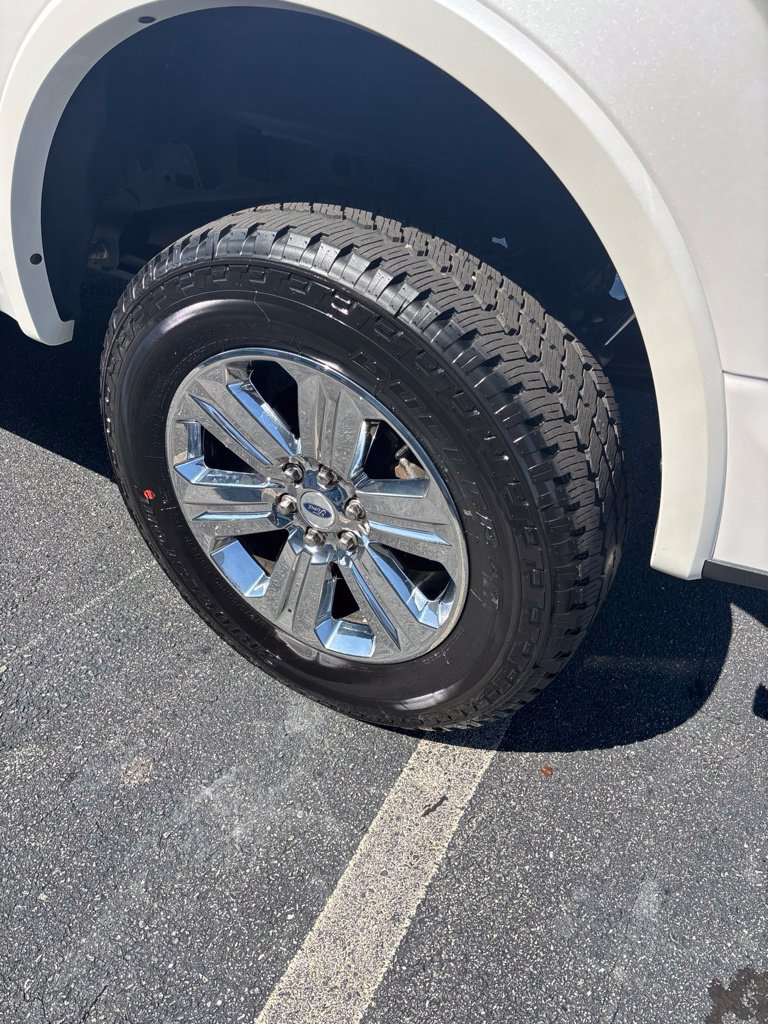 Used 2019 Ford F150 Lariat w/ Equipment Group 502A Luxury AWD/4WD image 8
