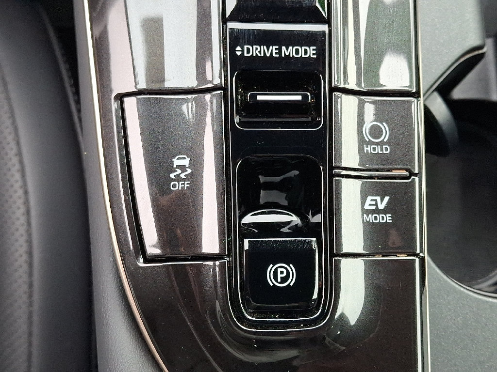 Used 2026 Toyota Crown AWD/4WD image 25