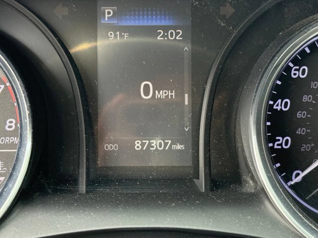 Used 2019 Toyota Camry SE FWD image 6