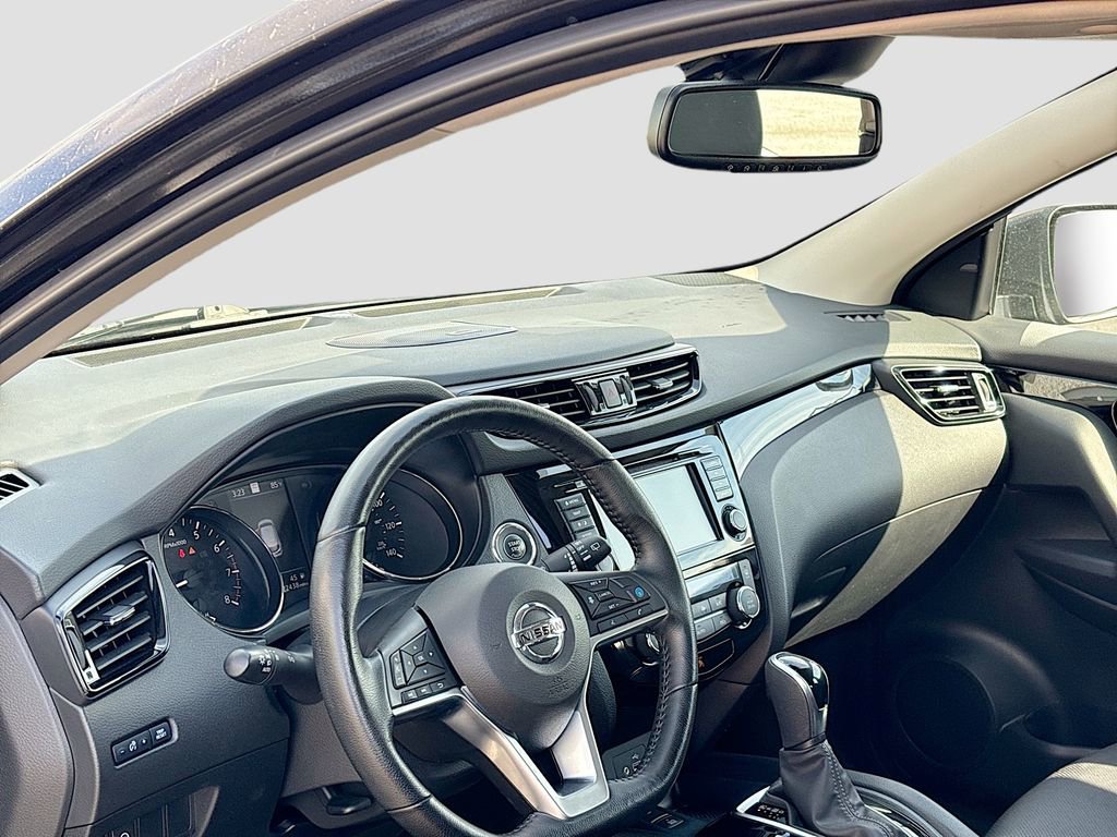 Used 2022 Nissan Rogue Sport SL w/ Premium Package image 9