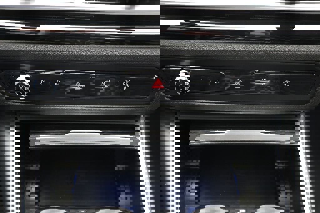 Used 2024 BMW 330i xDrive Sedan image 27