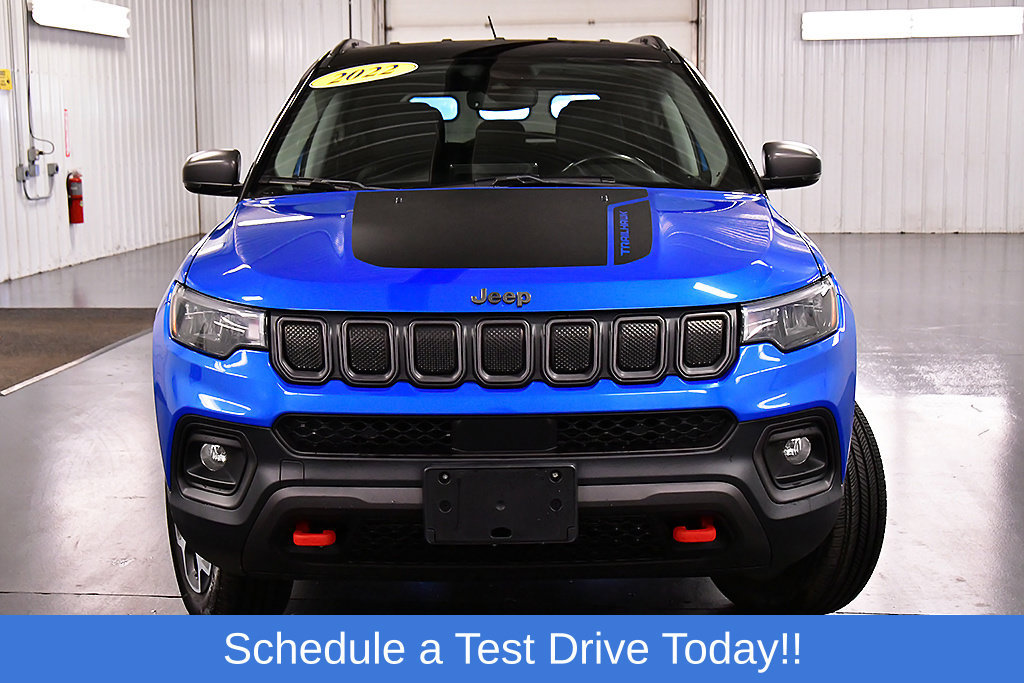 Used 2022 Jeep Compass Trailhawk w/ Trailhawk Convenience Group AWD/4WD image 2
