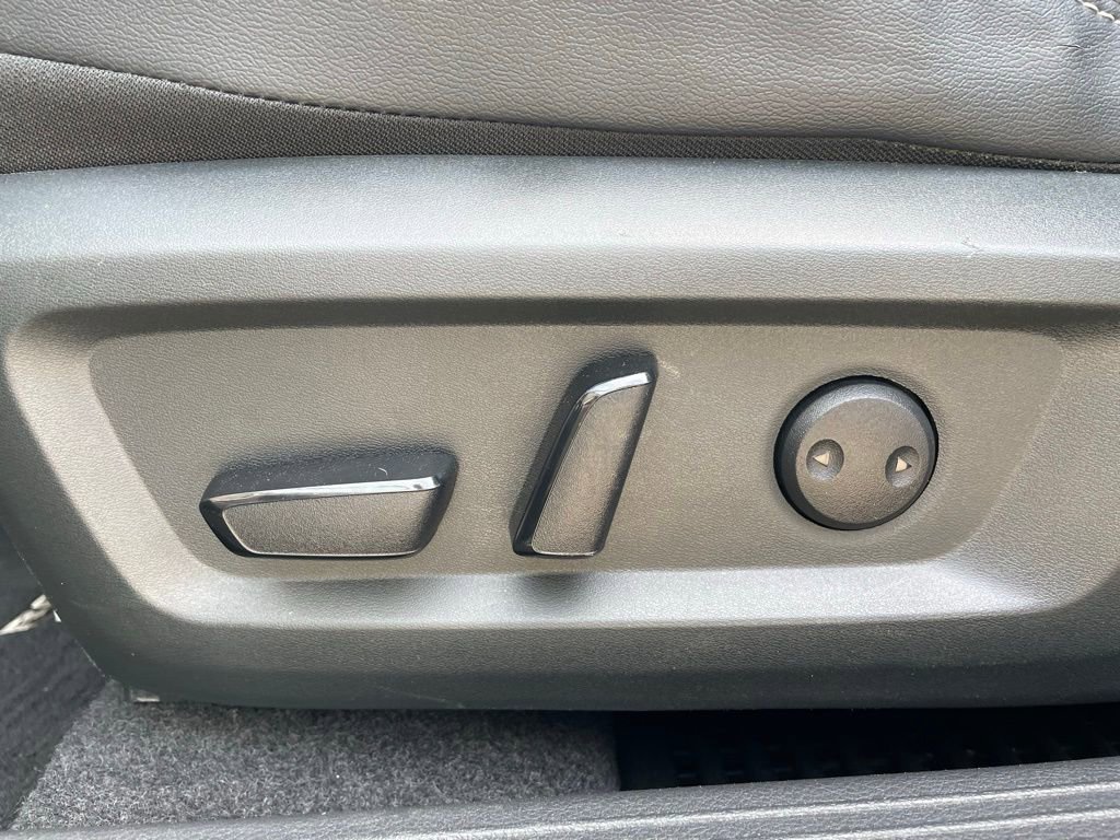 Used 2023 Nissan Rogue SL w/ SL Premium Package image 11