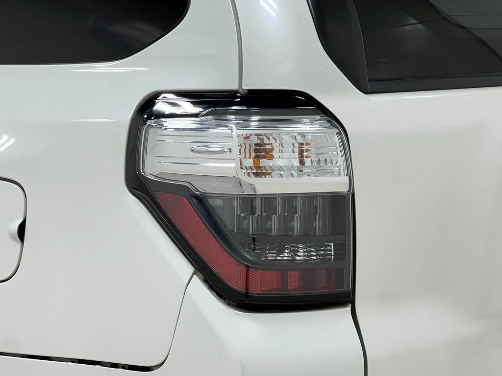 Used 2016 Toyota 4Runner Limited AWD/4WD image 35