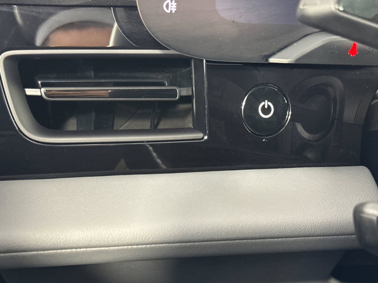 Certified 2024 Porsche Taycan 4S AWD/4WD image 32