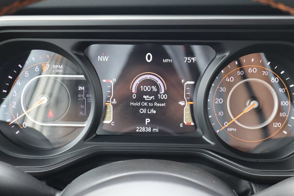 Used 2024 Jeep Gladiator Mojave AWD/4WD image 9