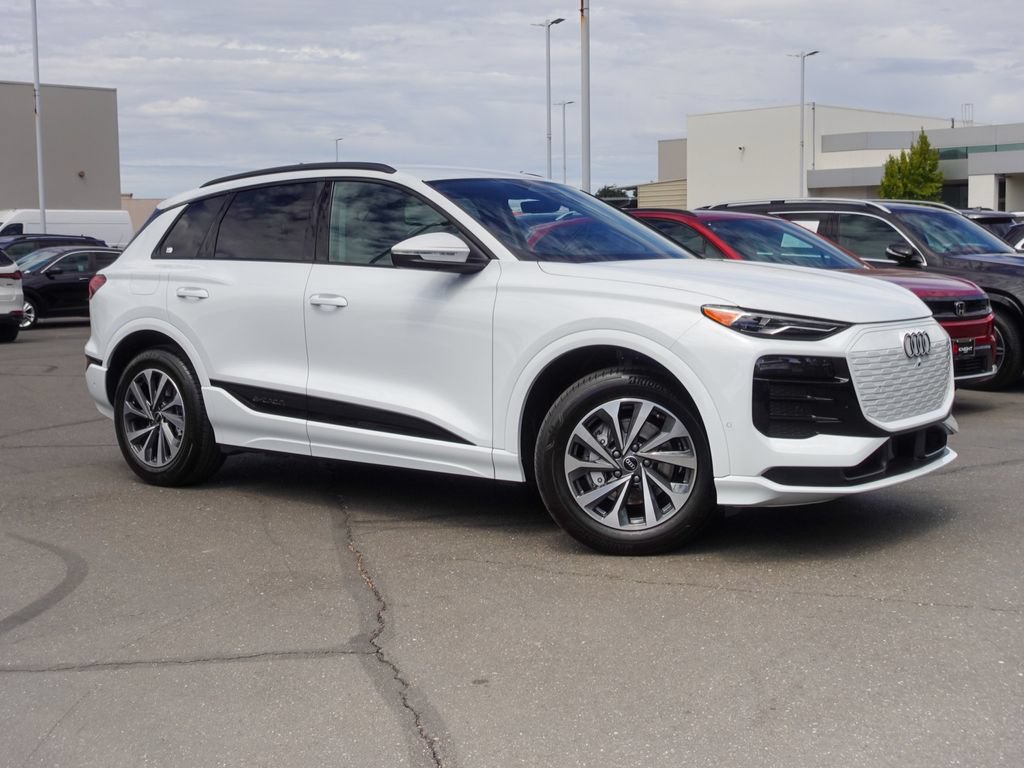 Used 2025 Audi Q6 e-tron Premium AWD/4WD image 4