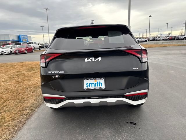 Used 2023 Kia Sportage LX image 4