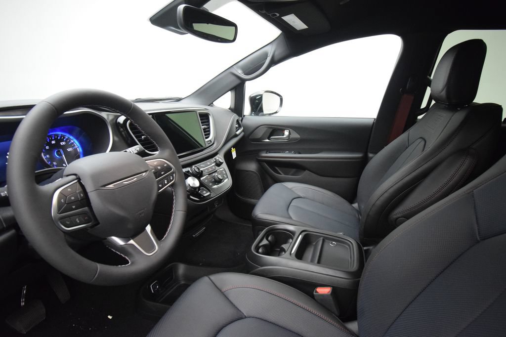 New 2027 Chrysler Pacifica Select FWD image 29