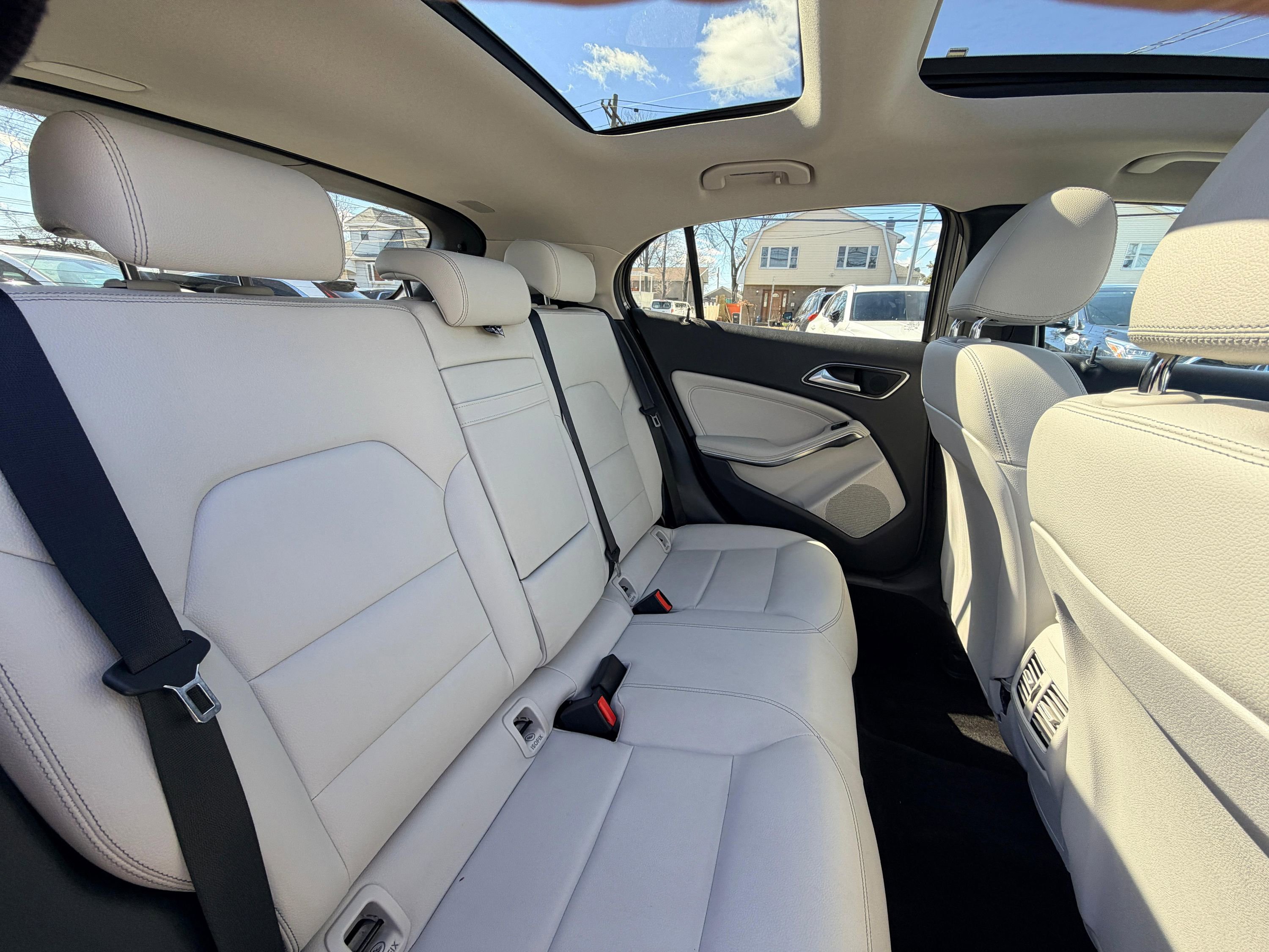 Used 2019 Mercedes-Benz GLA 250 4MATIC image 29