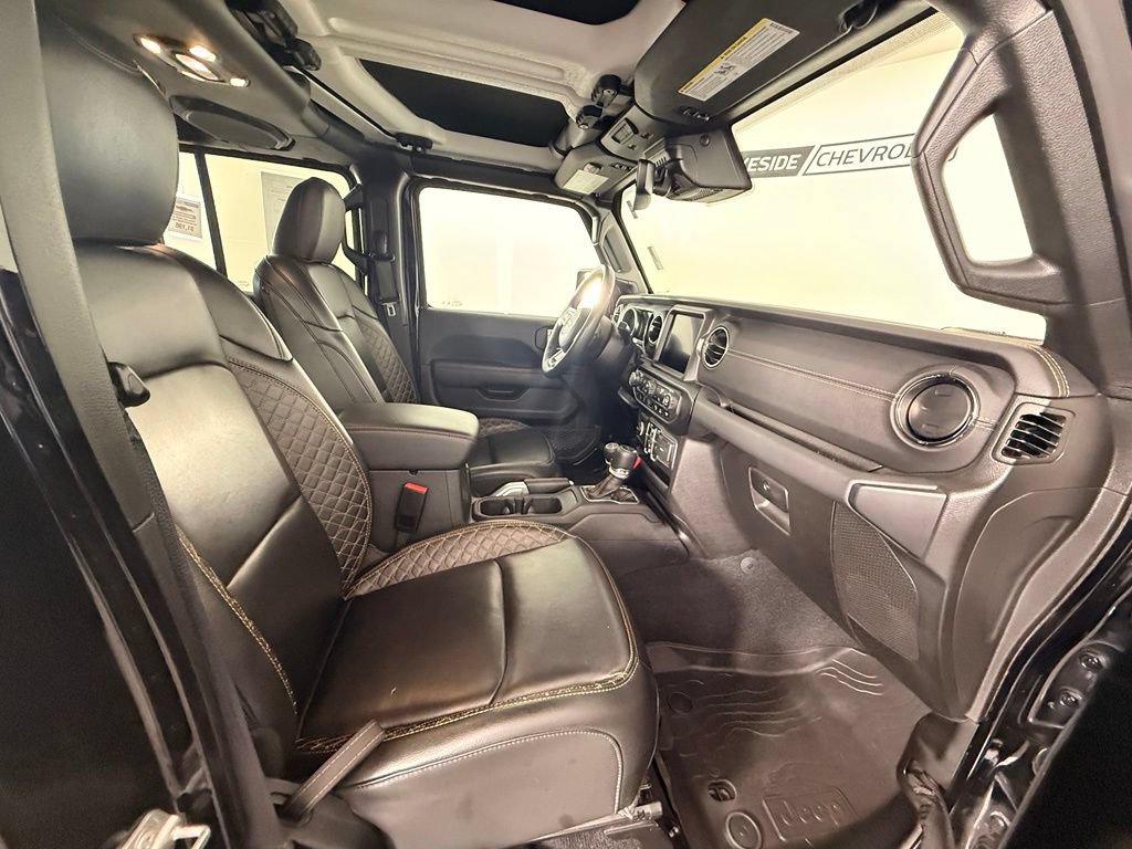 Used 2022 Jeep Wrangler Unlimited Sahara AWD/4WD image 25
